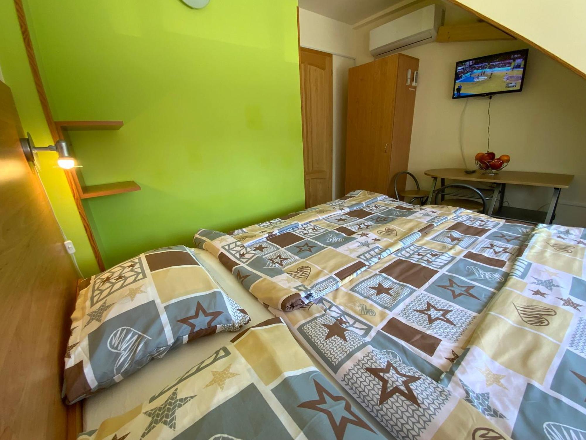 Elso Fecske Apartament *
